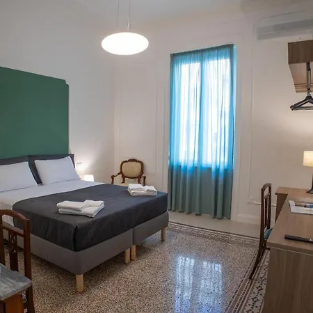 Petrarca فندق مبيت وإفطار 4*